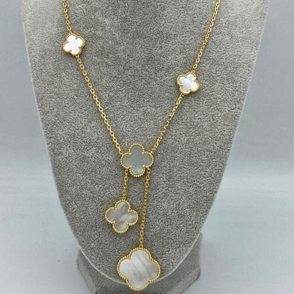 Clover necklace mother of pearl